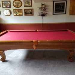 9' Pool Table Extremely Nice
